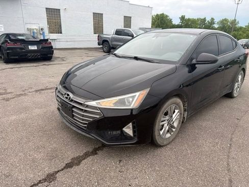Used 2019 Hyundai Elantra SEL FWD image 2