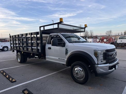 Used 2019 Ford F550 2WD Regular Cab Super Duty image 4
