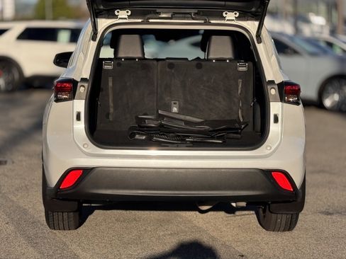 Used 2022 Toyota Highlander XLE image 13