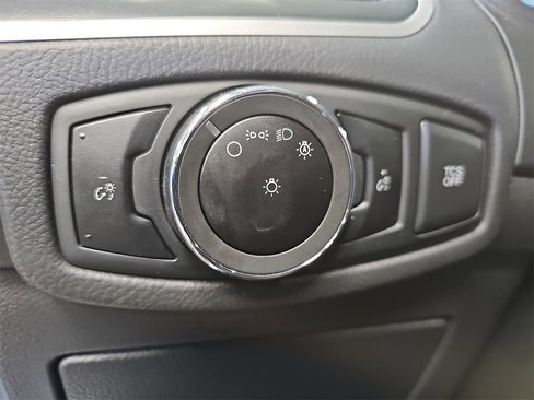 Used 2024 Ford Edge SEL image 23