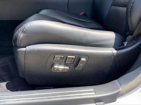 Used 2015 Lexus LS 460 w/ Comfort Package RWD image 32