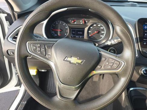 Used 2023 Chevrolet Malibu LT FWD image 10