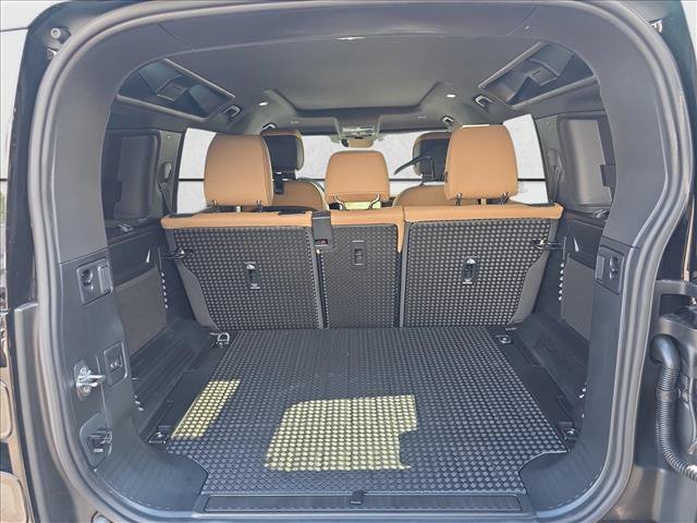 New 2026 Land Rover Defender 110 X-Dynamic SE AWD/4WD image 12