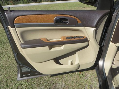 Used 2008 Buick Enclave CX w/ Driver Confidence Package image 11