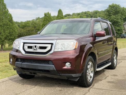 Used 2010 Honda Pilot Touring image 2