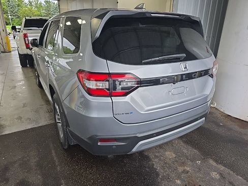 Used 2024 Honda Pilot EX-L image 3