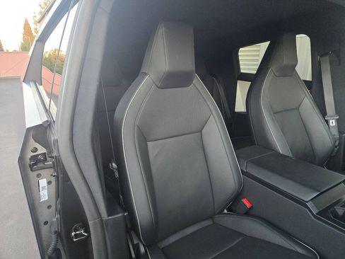 Used 2024 Tesla Cybertruck AWD Crew Cab image 27