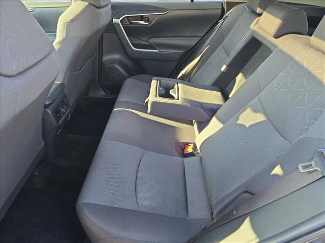 Used 2019 Toyota RAV4 XLE w/ Convenience Package FWD image 19