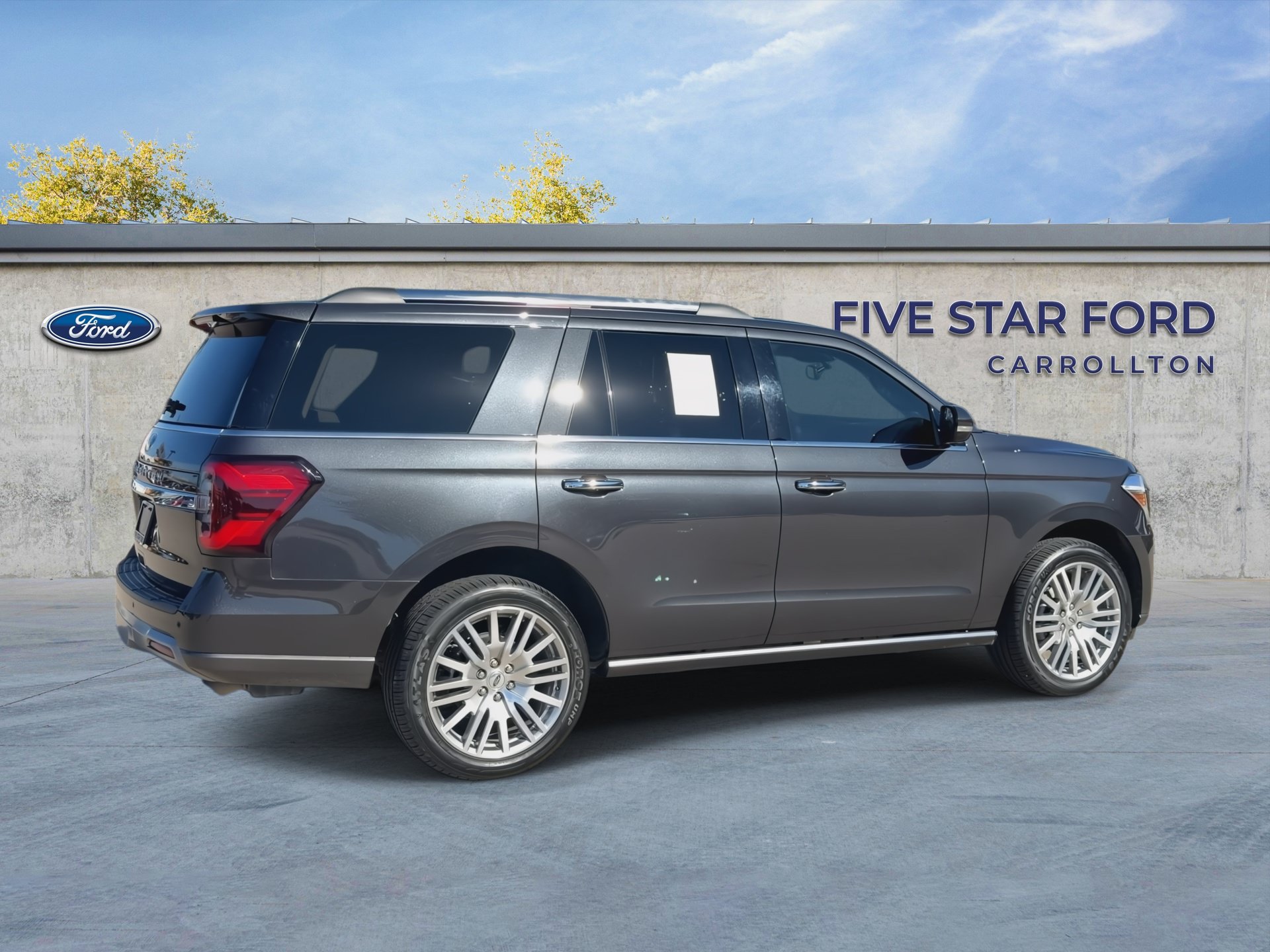 Used 2024 Ford Expedition Limited AWD/4WD image 8