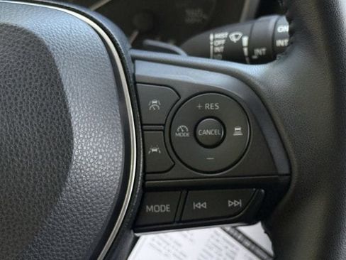 Used 2025 Toyota Corolla SE FWD image 15