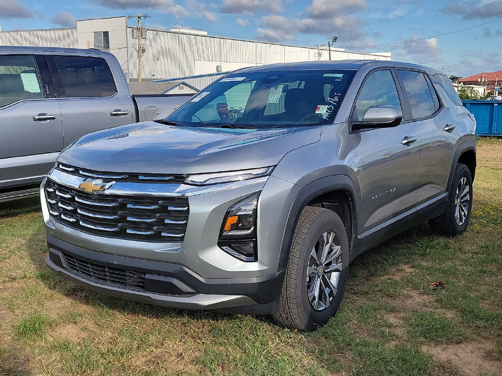 Used 2026 Chevrolet Equinox LT FWD image 2