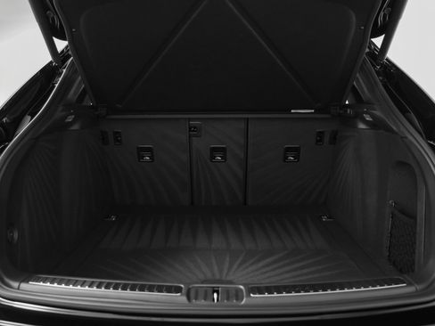 Certified 2025 Porsche Macan image 16