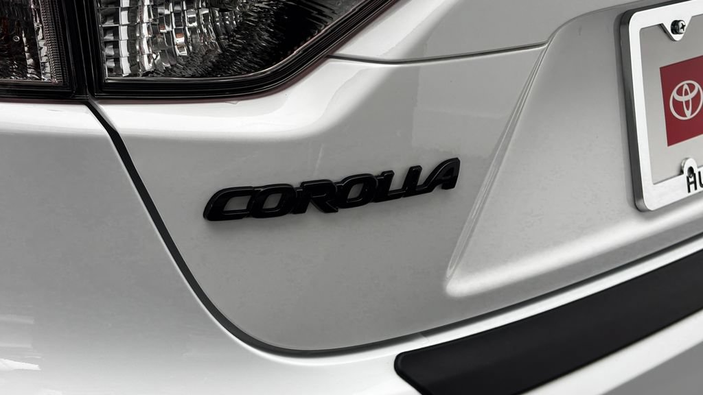 Used 2026 Toyota Corolla SE w/ SE Package FWD image 7