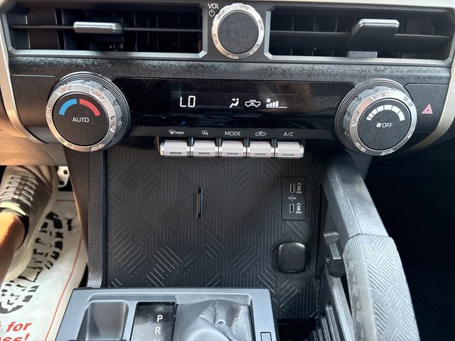 Used 2025 Toyota Tacoma TRD Sport AWD/4WD image 15