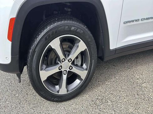 Used 2023 Jeep Grand Cherokee 4WD 4xe w/ Luxury Tech Group II image 23