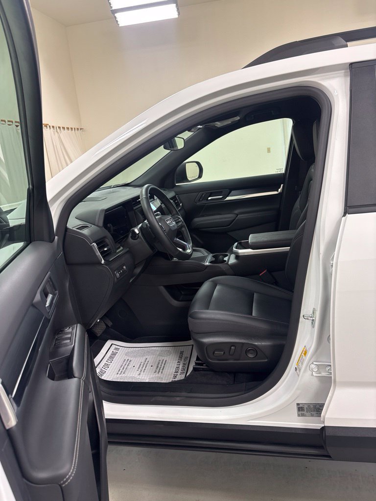 Used 2026 GMC Terrain Elevation w/ Elevation Premium Package FWD image 9