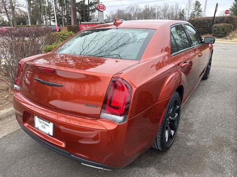 Used 2021 Chrysler 300 Touring w/ Sport Appearance Package image 8
