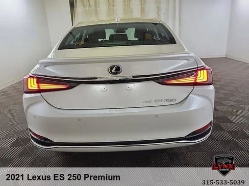 Used 2021 Lexus ES 250 w/ Premium Package image 3