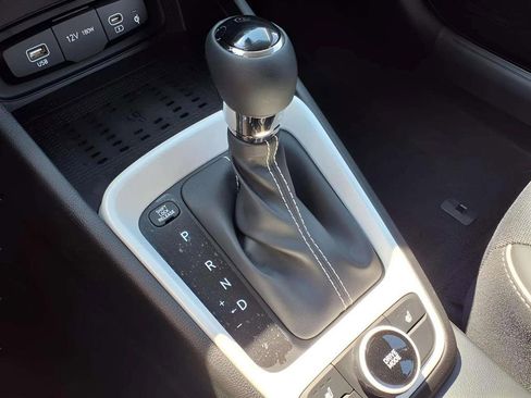 New 2025 Hyundai Venue Limited image 15