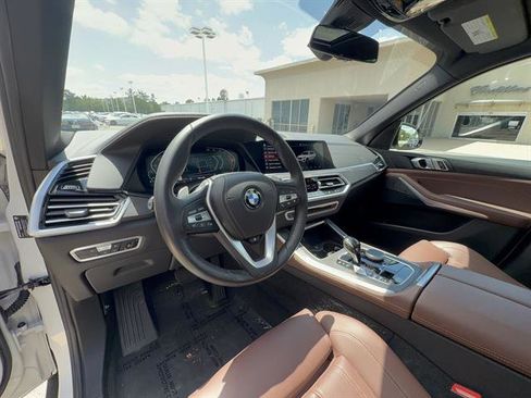 Used 2022 BMW X5 xDrive40i w/ Parking Assistance Package AWD/4WD image 11