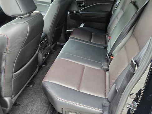 Used 2025 Honda Ridgeline Black Edition image 11