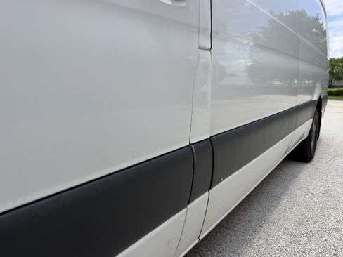 Used 2021 Mercedes-Benz Sprinter 2500 image 37