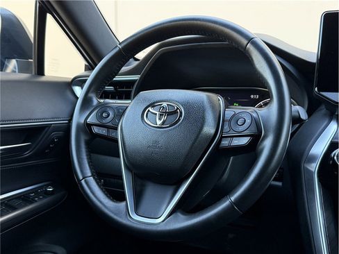 Used 2021 Toyota Venza XLE AWD/4WD image 17