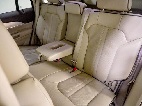 Used 2015 Lincoln MKX FWD w/ Equipment Group 101A image 34