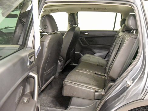Used 2021 Volkswagen Tiguan SEL image 4