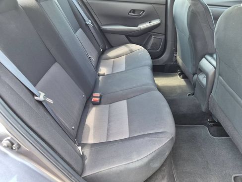 Used 2024 Nissan Sentra SV FWD image 27