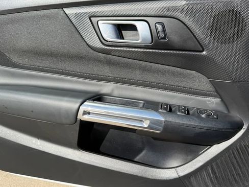 Used 2025 Ford Mustang Convertible RWD image 23