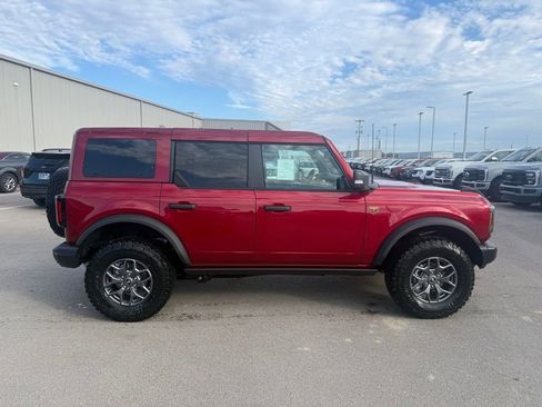 New 2025 Ford Bronco Badlands image 34
