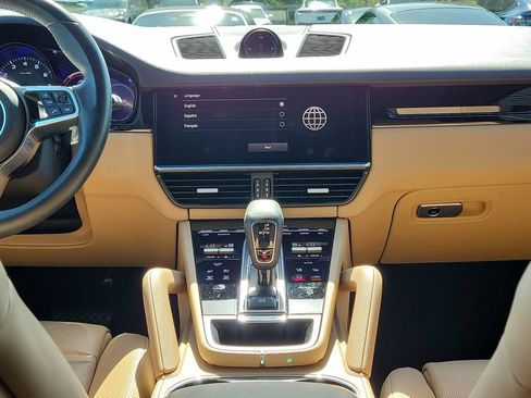 Certified 2023 Porsche Cayenne AWD/4WD image 22