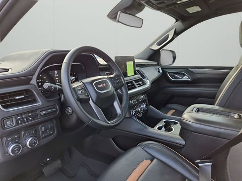 Used 2024 GMC Yukon XL AT4 w/ AT4 Premium Plus Package AWD/4WD image 31
