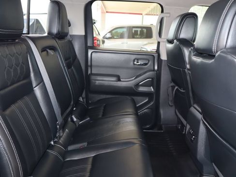 Used 2022 Nissan Frontier SV w/ SV Premium Package AWD/4WD image 39
