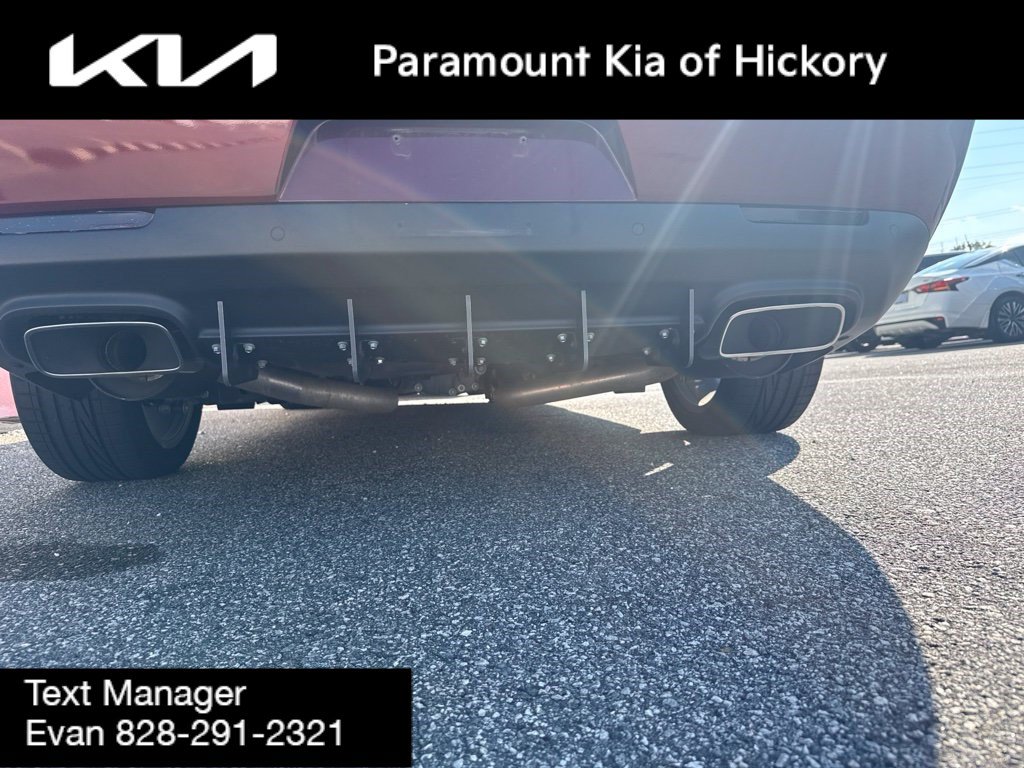 Used 2022 Dodge Challenger R/T w/ Driver Convenience Group RWD image 9