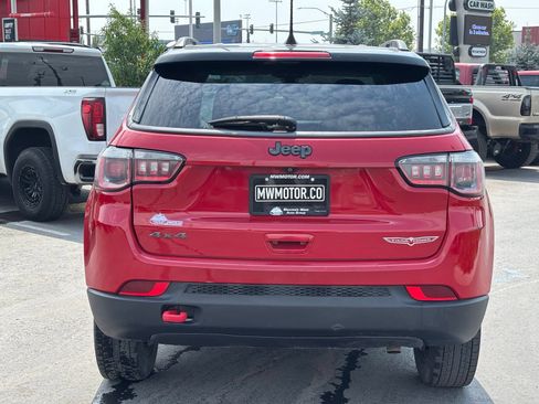 Used 2019 Jeep Compass Trailhawk w/ Cold Weather Group AWD/4WD image 9