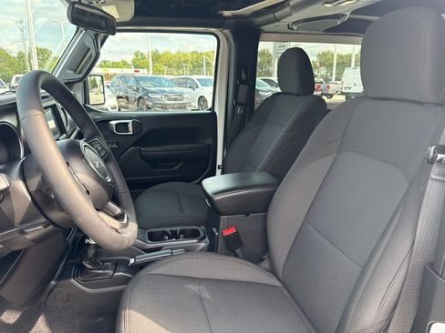 Used 2023 Jeep Wrangler Sport AWD/4WD image 38