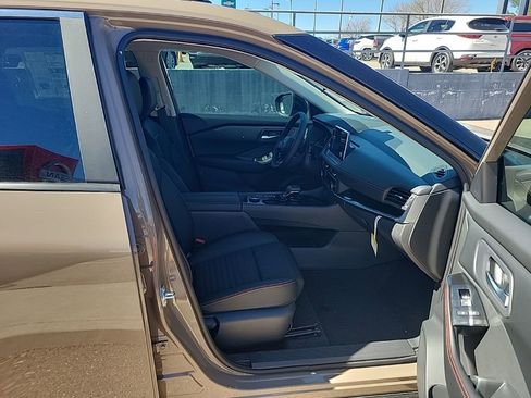 New 2026 Nissan Rogue SV AWD/4WD image 17