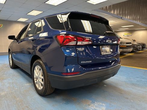 Used 2023 Chevrolet Equinox LS w/ LS Convenience Package image 9
