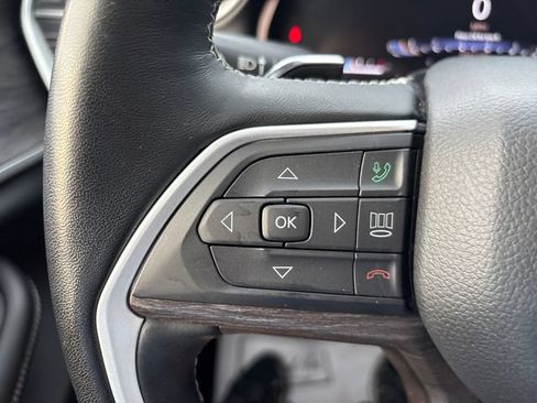 Used 2022 Jeep Grand Cherokee Limited AWD/4WD image 11