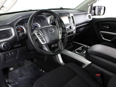 Used 2017 Nissan Titan SV RWD image 17