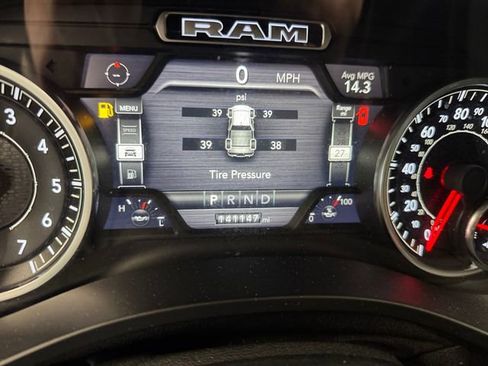 Used 2019 RAM 1500 Laramie AWD/4WD image 2