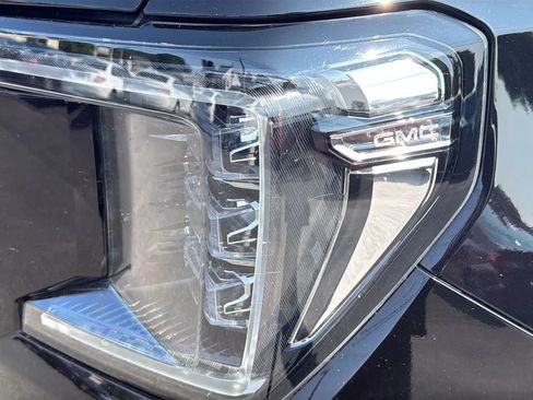 Used 2021 GMC Yukon XL Denali AWD/4WD image 32