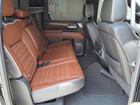 Used 2025 GMC Sierra 3500 Denali Ultimate AWD/4WD image 14