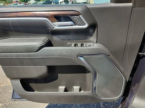 Used 2025 GMC Sierra 1500 SLT RWD image 16