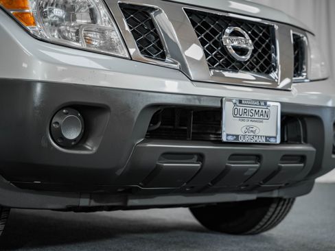 Used 2018 Nissan Frontier S image 12