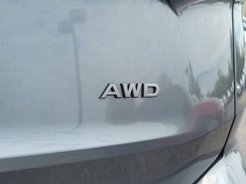 Used 2024 Nissan Rogue S AWD/4WD image 7