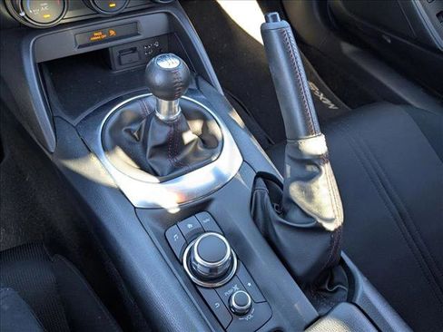 Used 2019 MAZDA MX-5 Miata Sport image 11