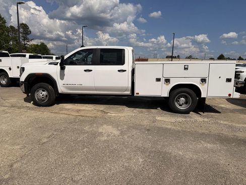 New 2025 GMC Sierra 3500 Pro w/ Convenience Package AWD/4WD image 2